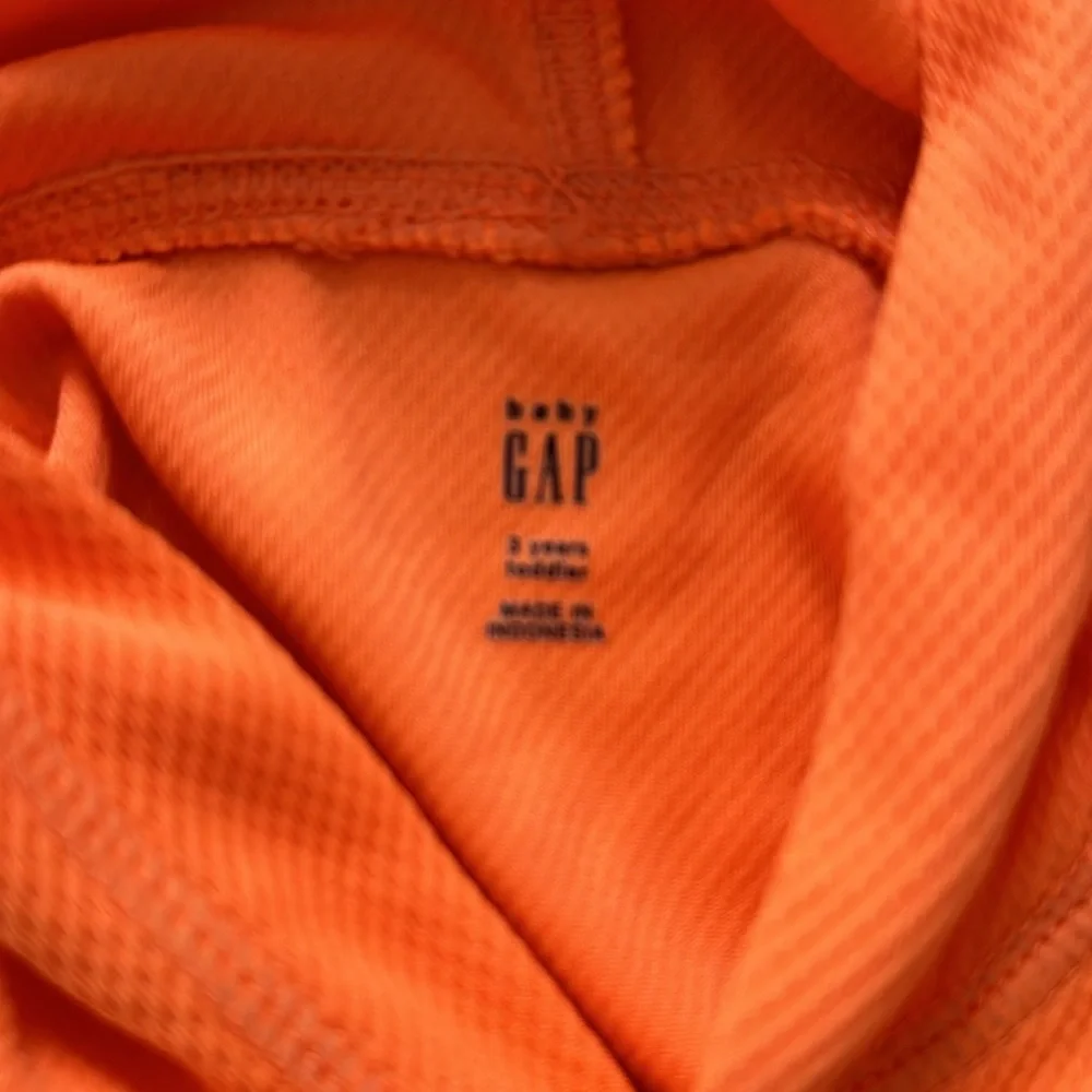 Gap Rashguard - Picture 2 of 2